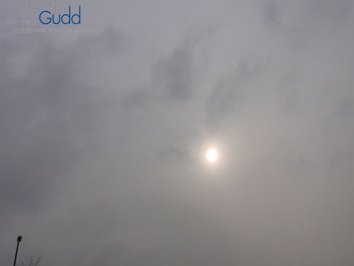 Kleine Aureole (Hof) um die Sonne (in dünnem Altostratus) / Small aureole around the sun (in thin Altostratus)